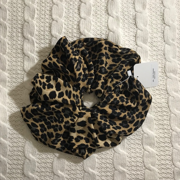 NWT A Bronze Age Oversized XXL Leopard Crepe Scrunchie - Picture 2 of 6